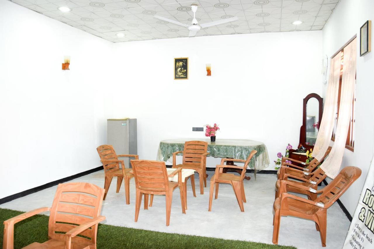 Tharaka Homestay Weligama Esterno foto