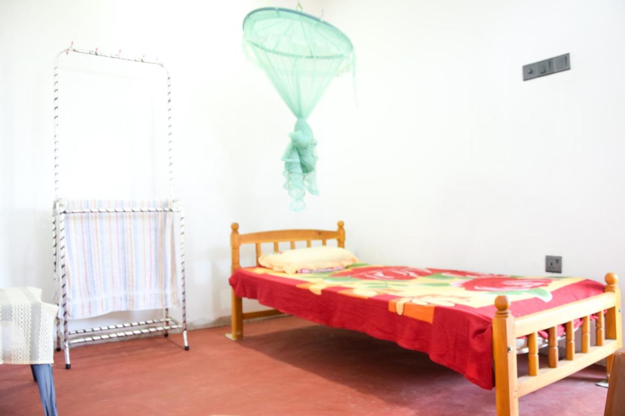 Tharaka Homestay Weligama Esterno foto