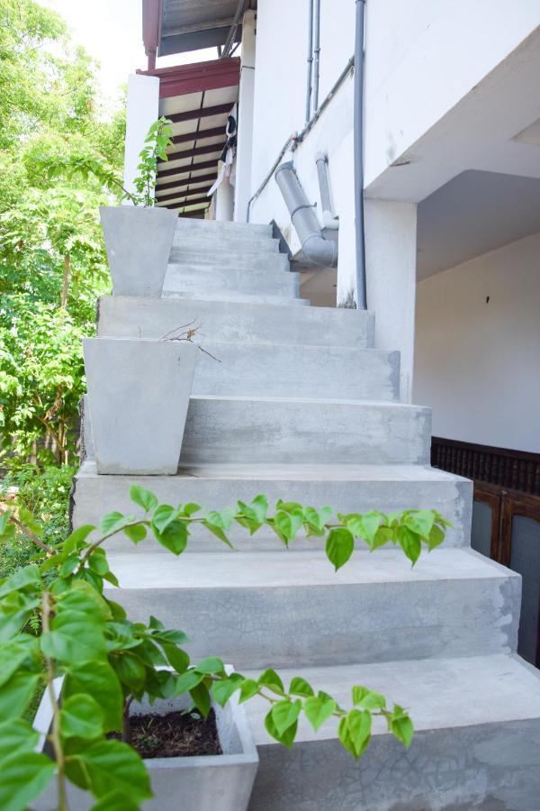 Tharaka Homestay Weligama Esterno foto