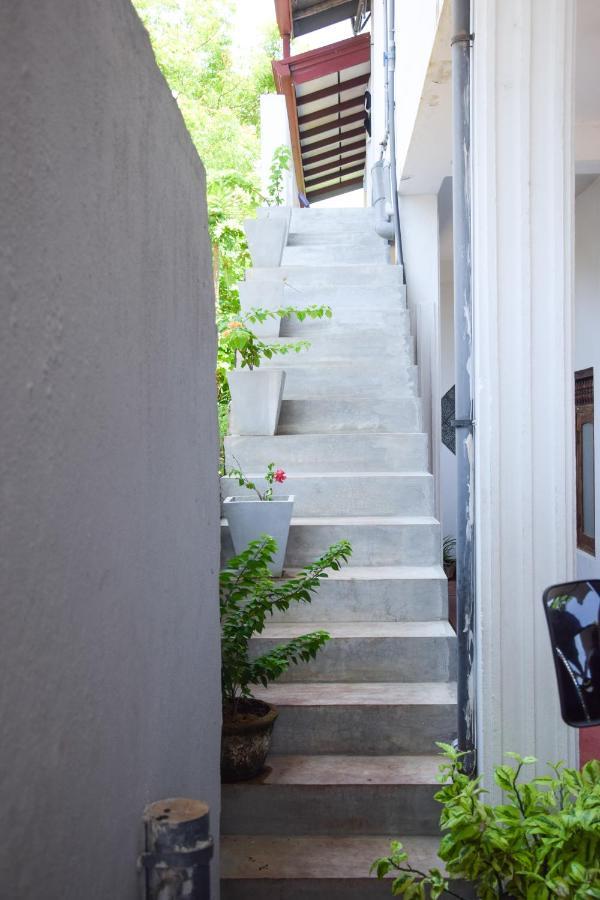 Tharaka Homestay Weligama Esterno foto
